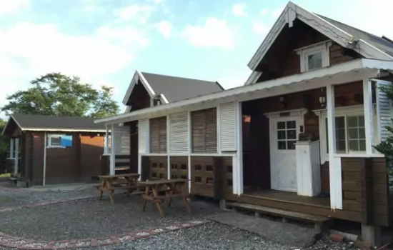 新型組合式塑木屋應用更加節能環保