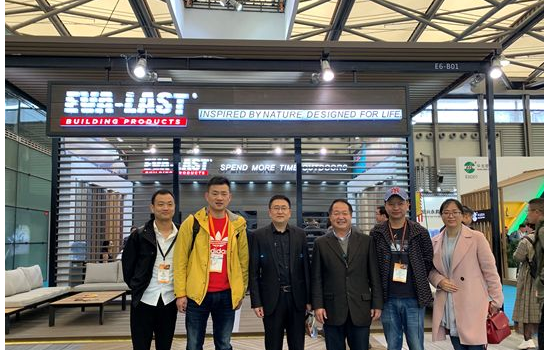 中塑協(xié)塑木制品專委會參觀地面材料及鋪裝技術展覽會