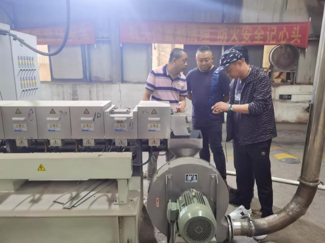 中國塑協塑木制品專委會拜訪交流塑木行業企業