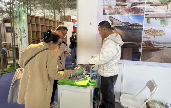 《中國塑木》參加北京國際家居產業博覽會